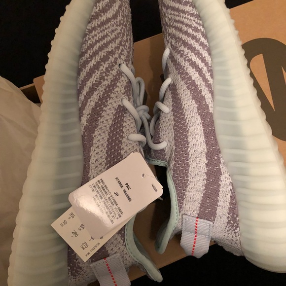“Authentic” Men Adidas Originals Yeezy Boost 350V2 - Picture 6 of 8